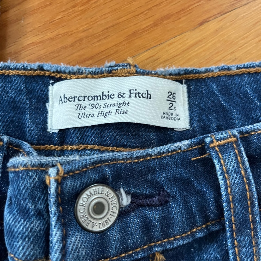 Abercrombie & Fitch The 90’s Straight Ultra High Rise Curve Love